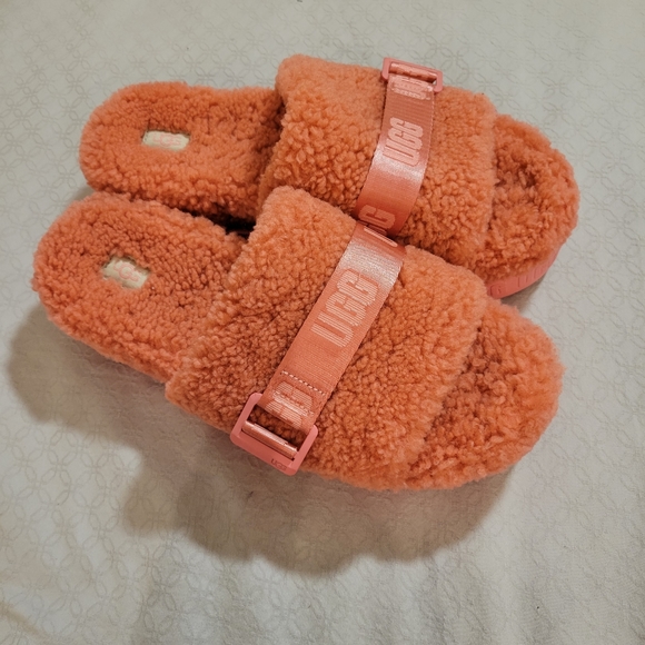 UGG Fluffita Pink Blossom Slippers - Picture 2 of 5